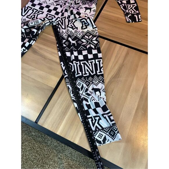 PINK‎ black and white sleep onesie - Picture 2 of 5